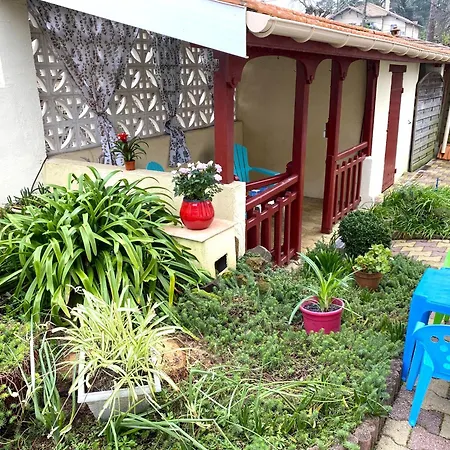 Maison Fleurie Quartier Calme *